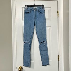 Levi’s 721 High Rise Light Wash Skinny Jeans size 25 EUC!